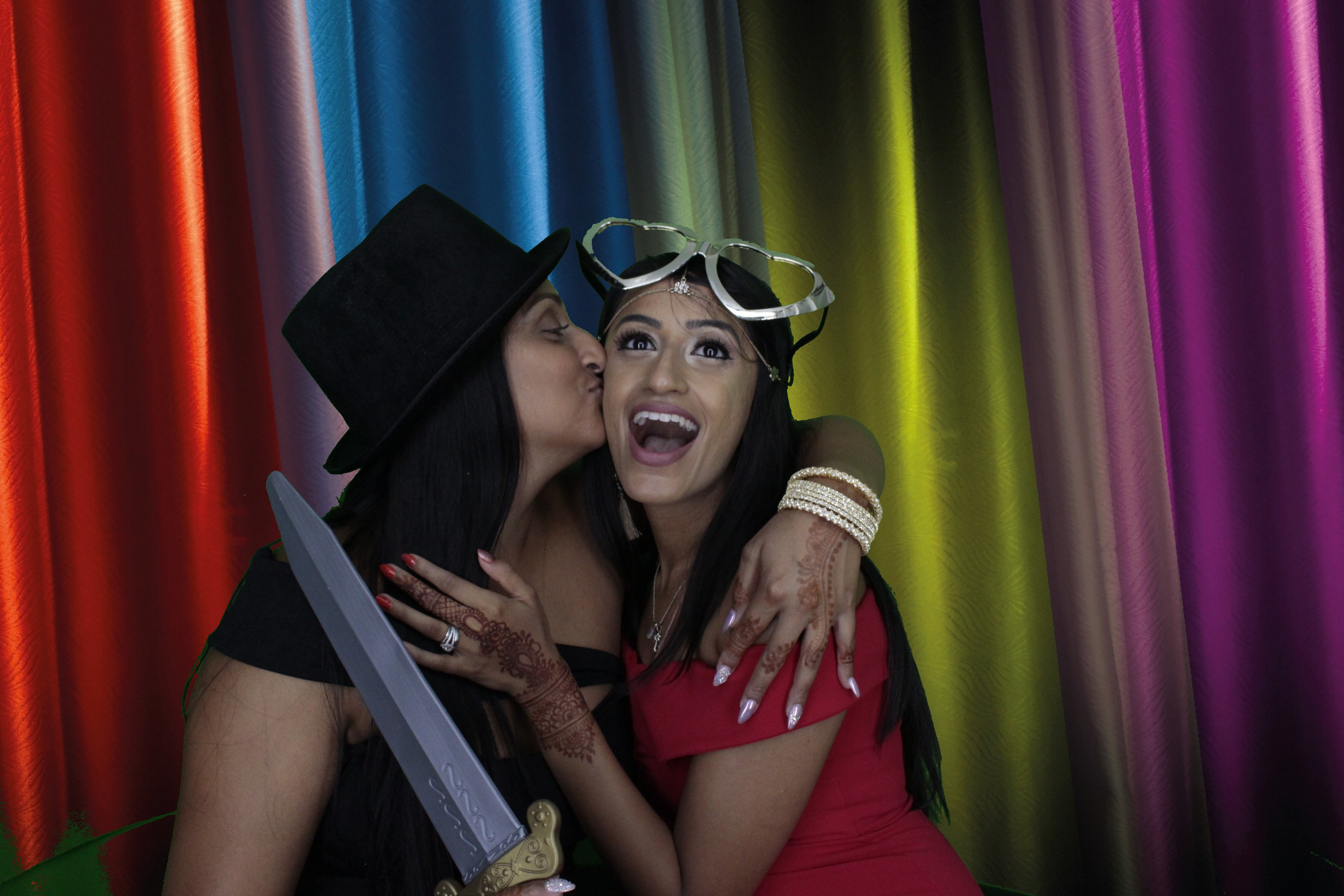 Bhavin & Yasmin’s Wedding | View more photos from the event at gallery.myphotoboothexperience.co.uk/u/MyPhotoBoothExperienceLtd/Bhavin-Yasmin’s-Wedding